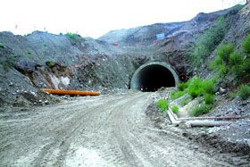 貴州黔東南?三板溪庫岸柳利上寨隧道工程